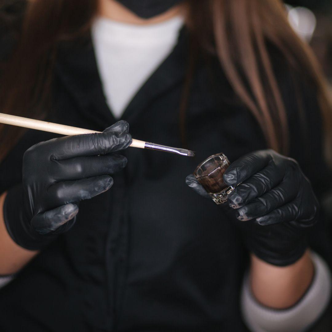 Tattooed freckles - the beauty trend of 2022